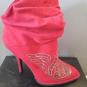Roca Wear Womans Red Booties